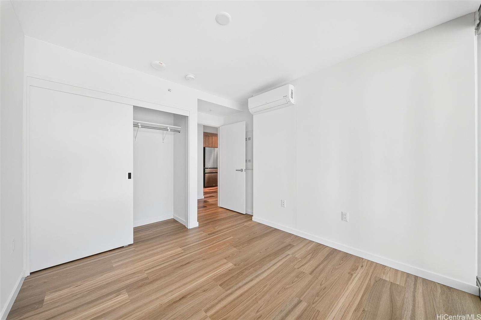 The Park on Keeaumoku condo # 1704R, Honolulu, Hawaii - photo 3 of 18