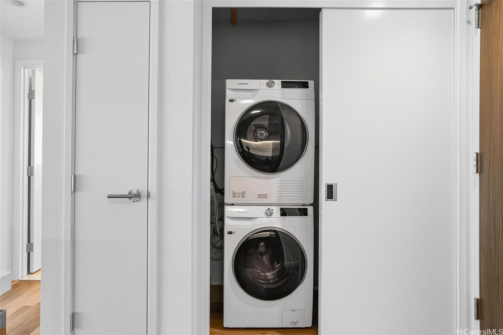 The Park on Keeaumoku condo # 1704R, Honolulu, Hawaii - photo 8 of 18