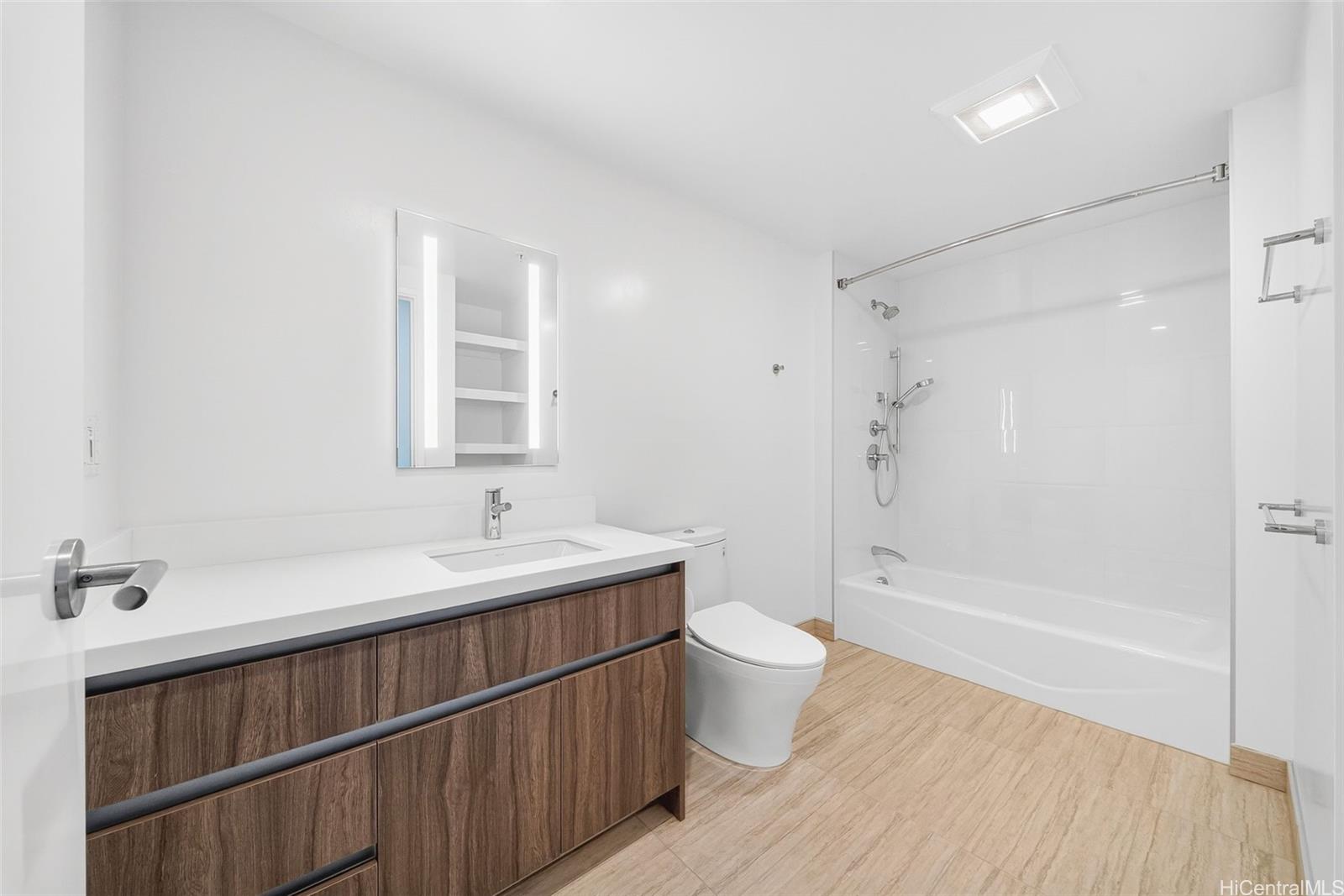 The Park on Keeaumoku condo # 1704R, Honolulu, Hawaii - photo 9 of 18