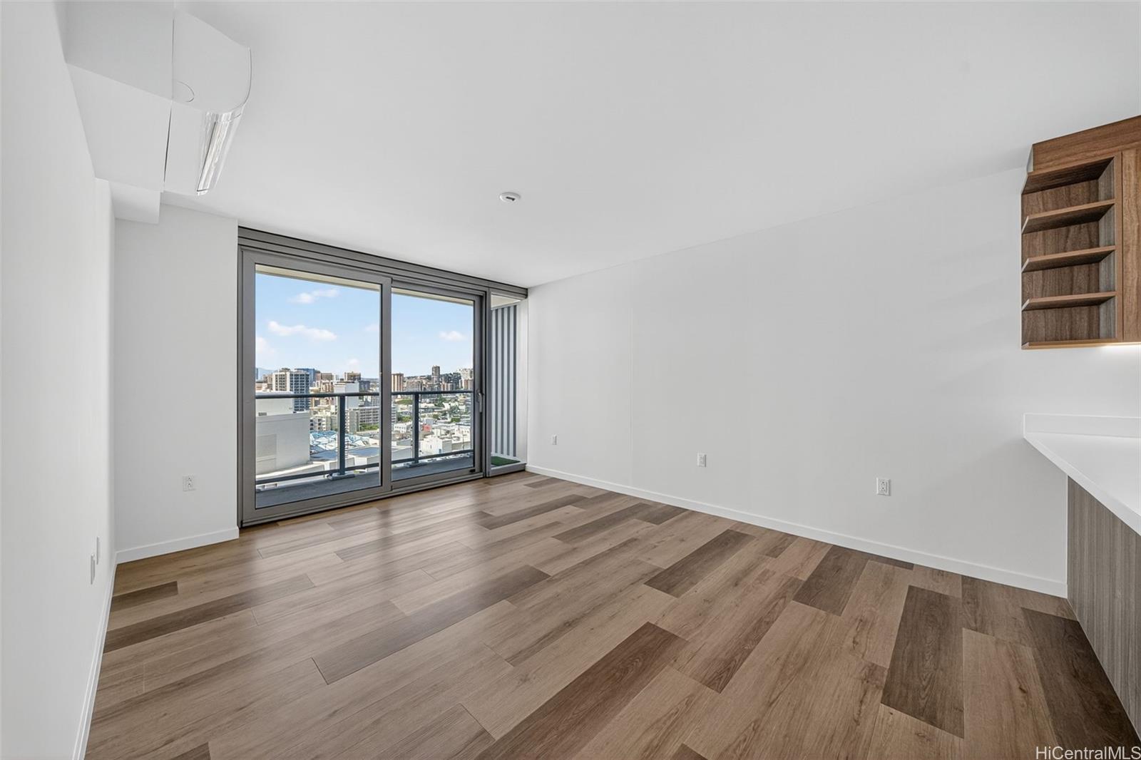 1500 Rycroft Street Honolulu - Rental - photo 2 of 25