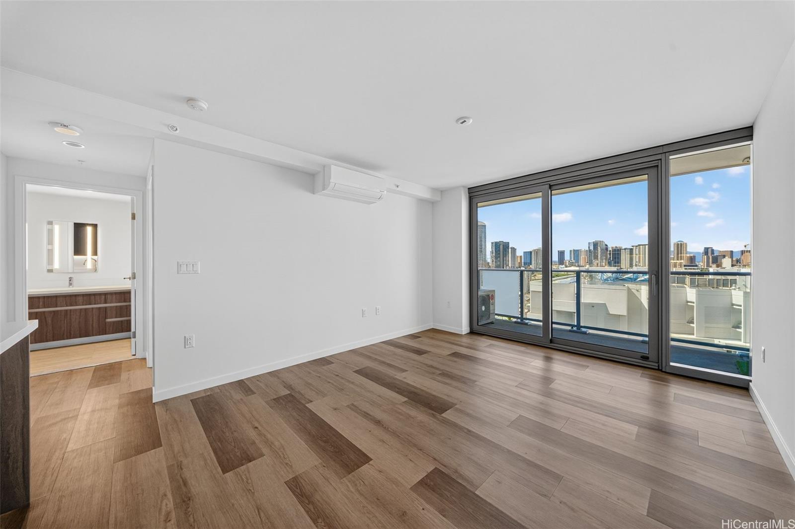 1500 Rycroft Street Honolulu - Rental - photo 3 of 25