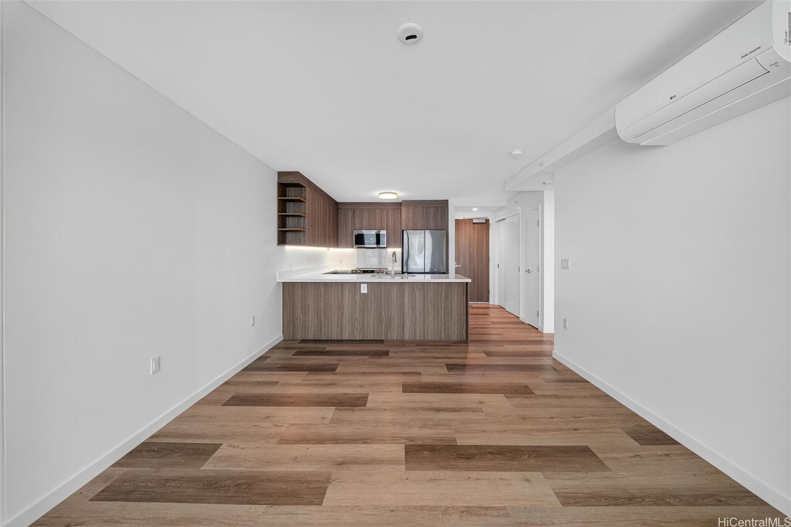 1500 Rycroft Street Honolulu - Rental - photo 4 of 25