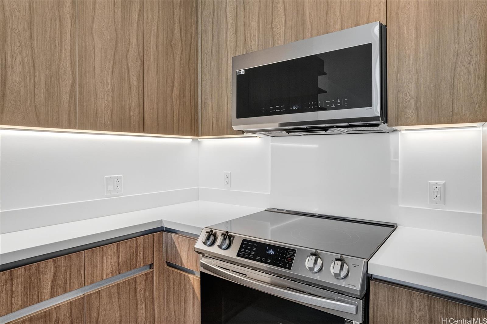 1500 Rycroft Street Honolulu - Rental - photo 7 of 25