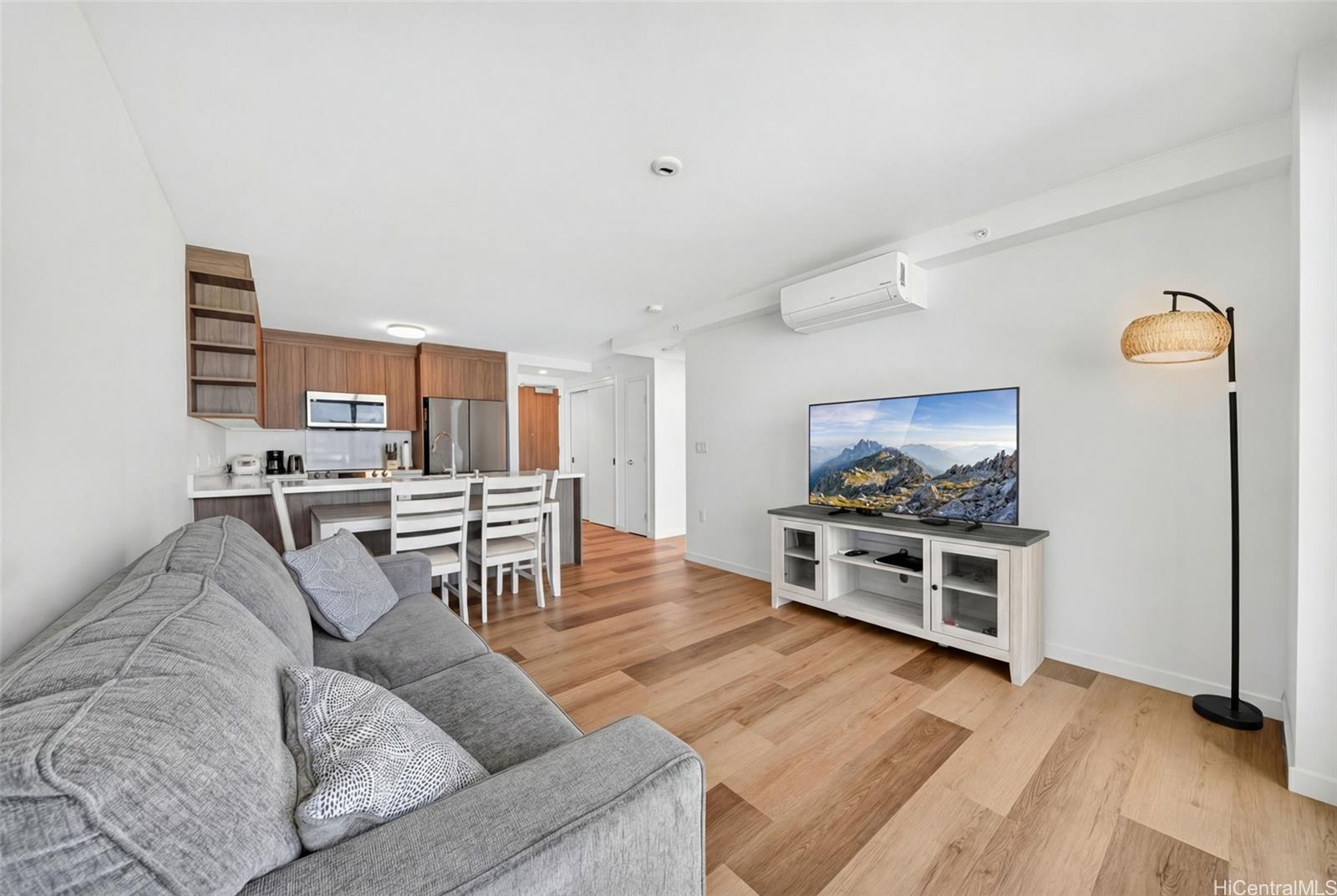 1500 Rycroft St Honolulu - Rental - photo 3 of 25