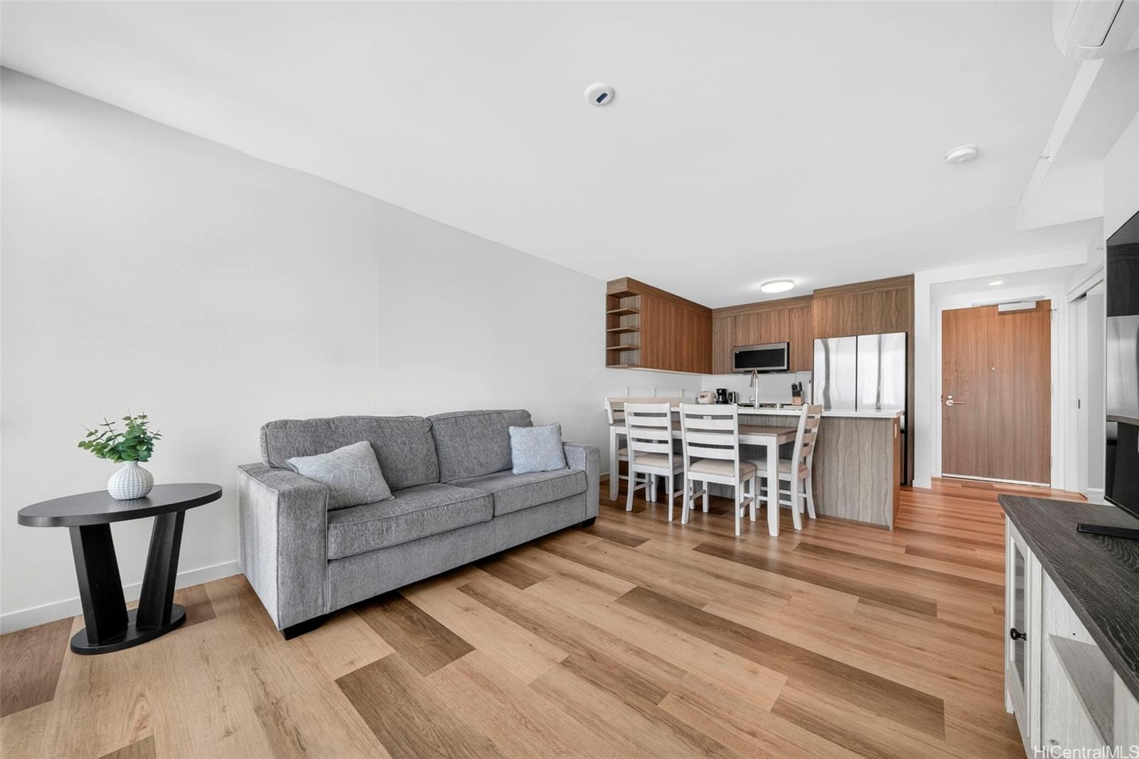 1500 Rycroft St Honolulu - Rental - photo 4 of 25