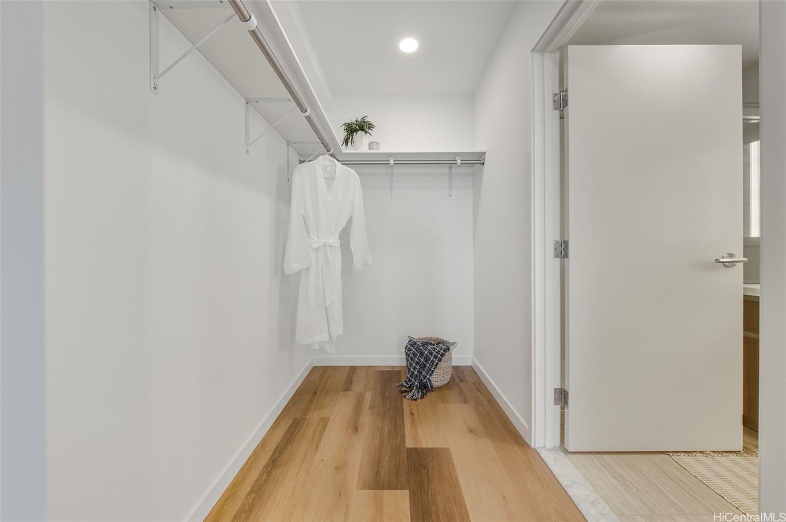 The Park on Keeaumoku condo # 1712R, Honolulu, Hawaii - photo 8 of 25