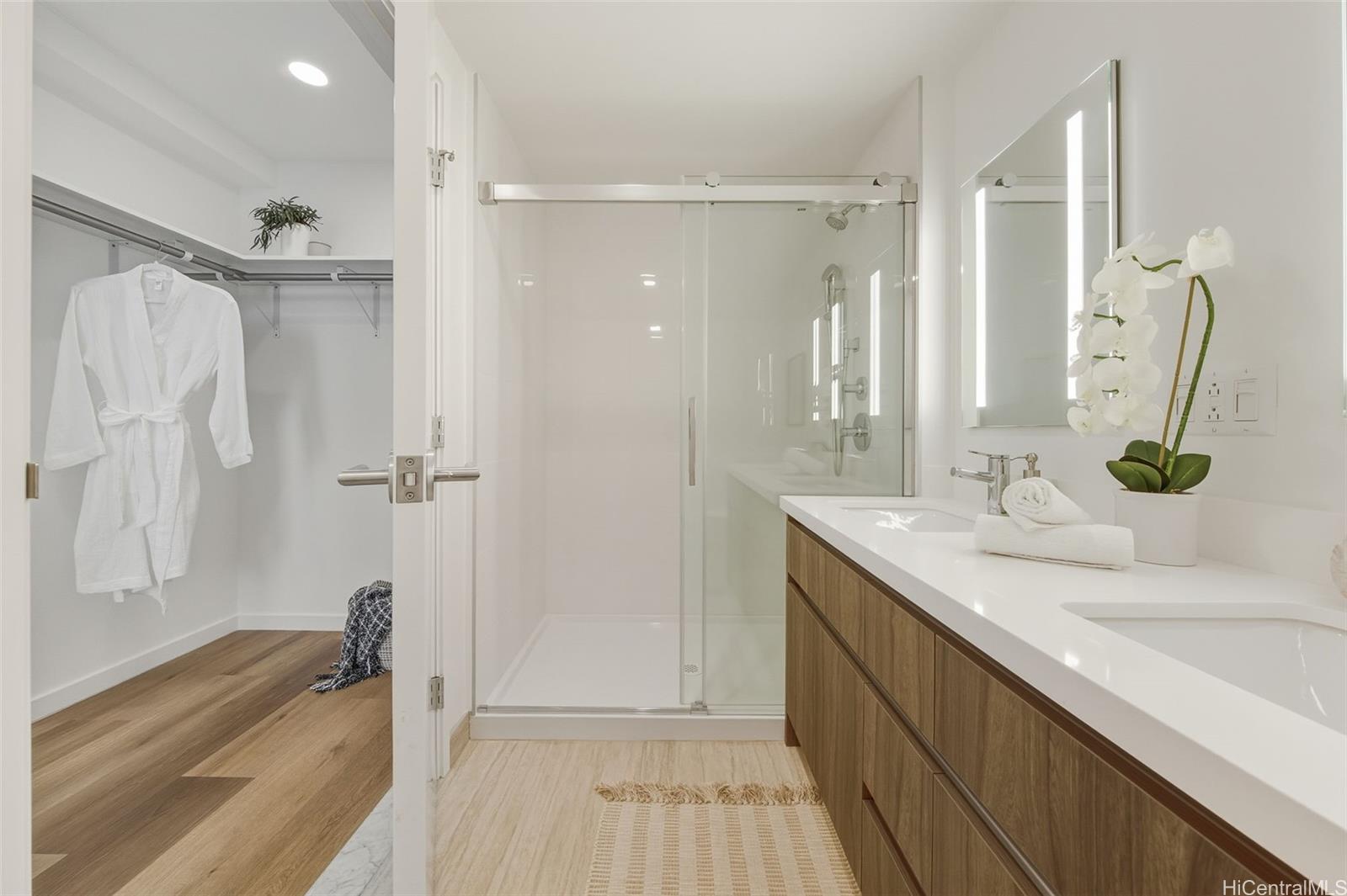 The Park on Keeaumoku condo # 1712R, Honolulu, Hawaii - photo 9 of 25