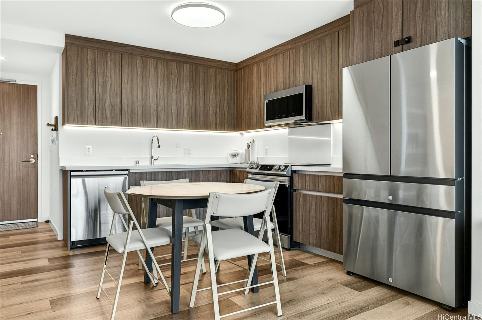 1500 Rycroft St Honolulu - Rental - photo 5 of 25