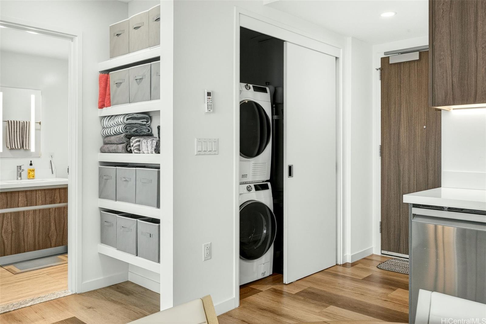 1500 Rycroft St Honolulu - Rental - photo 7 of 25