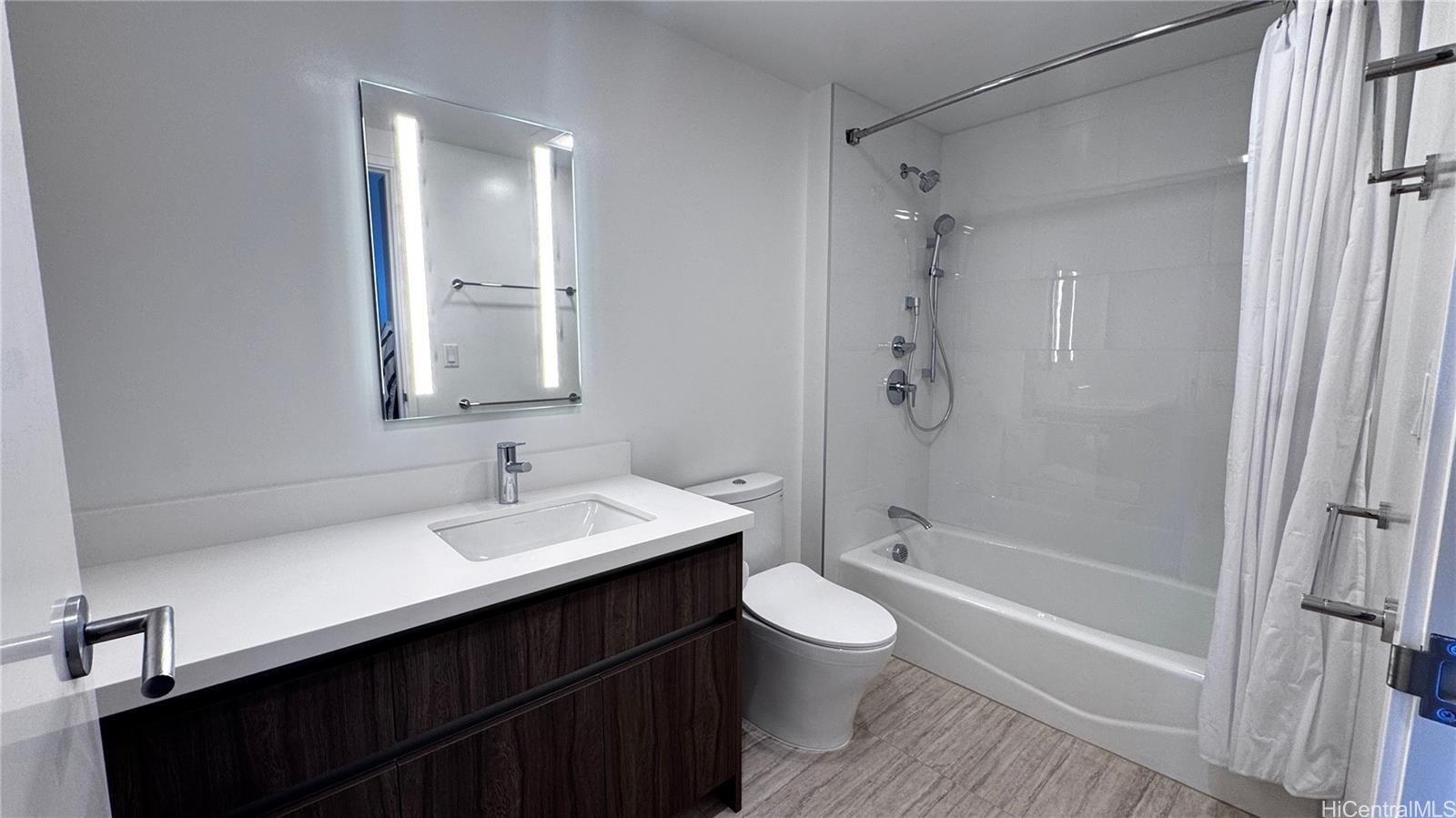 1500 Rycroft Street Honolulu - Rental - photo 3 of 8