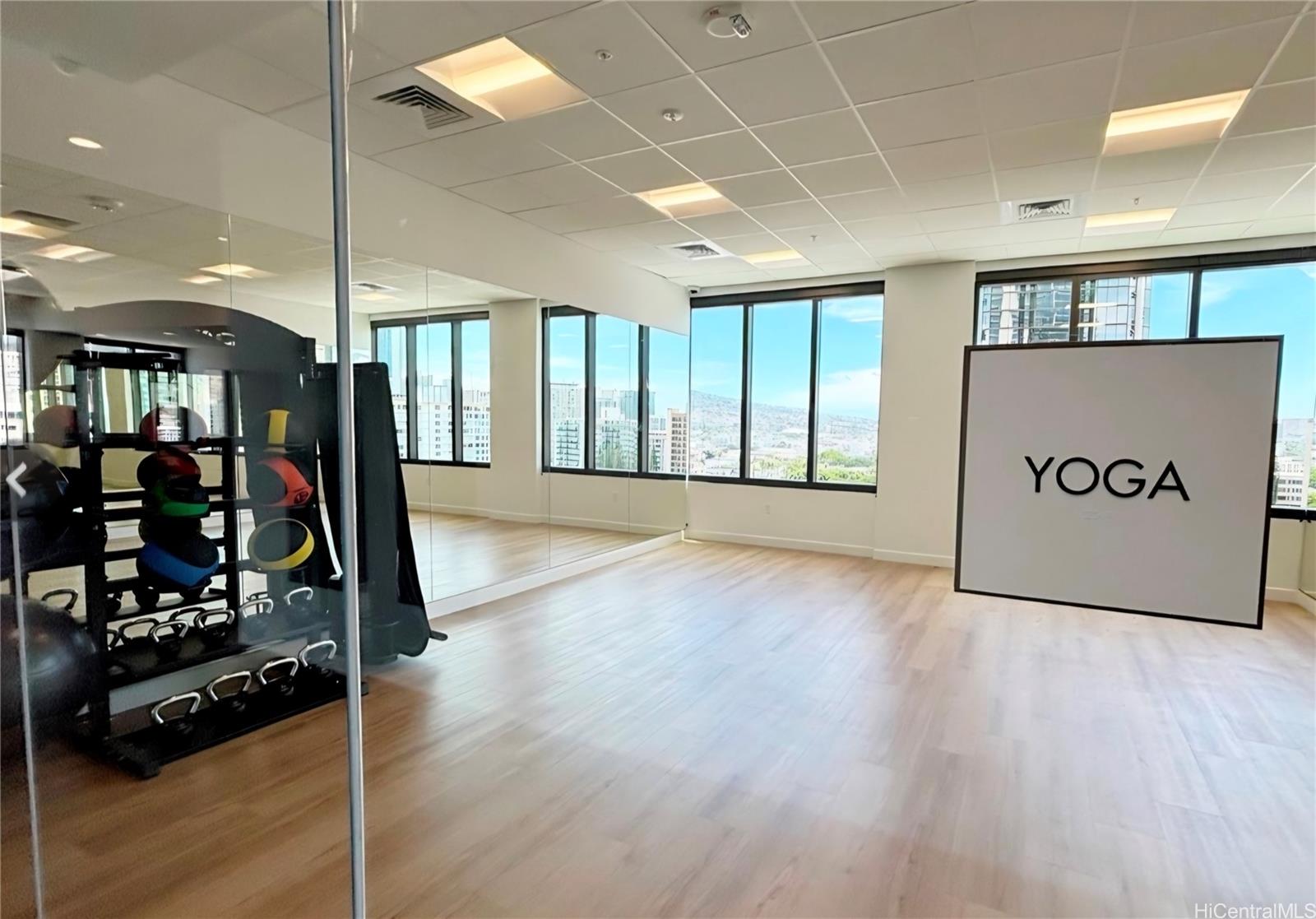 1500 Rycroft St Honolulu - Rental - photo 19 of 25