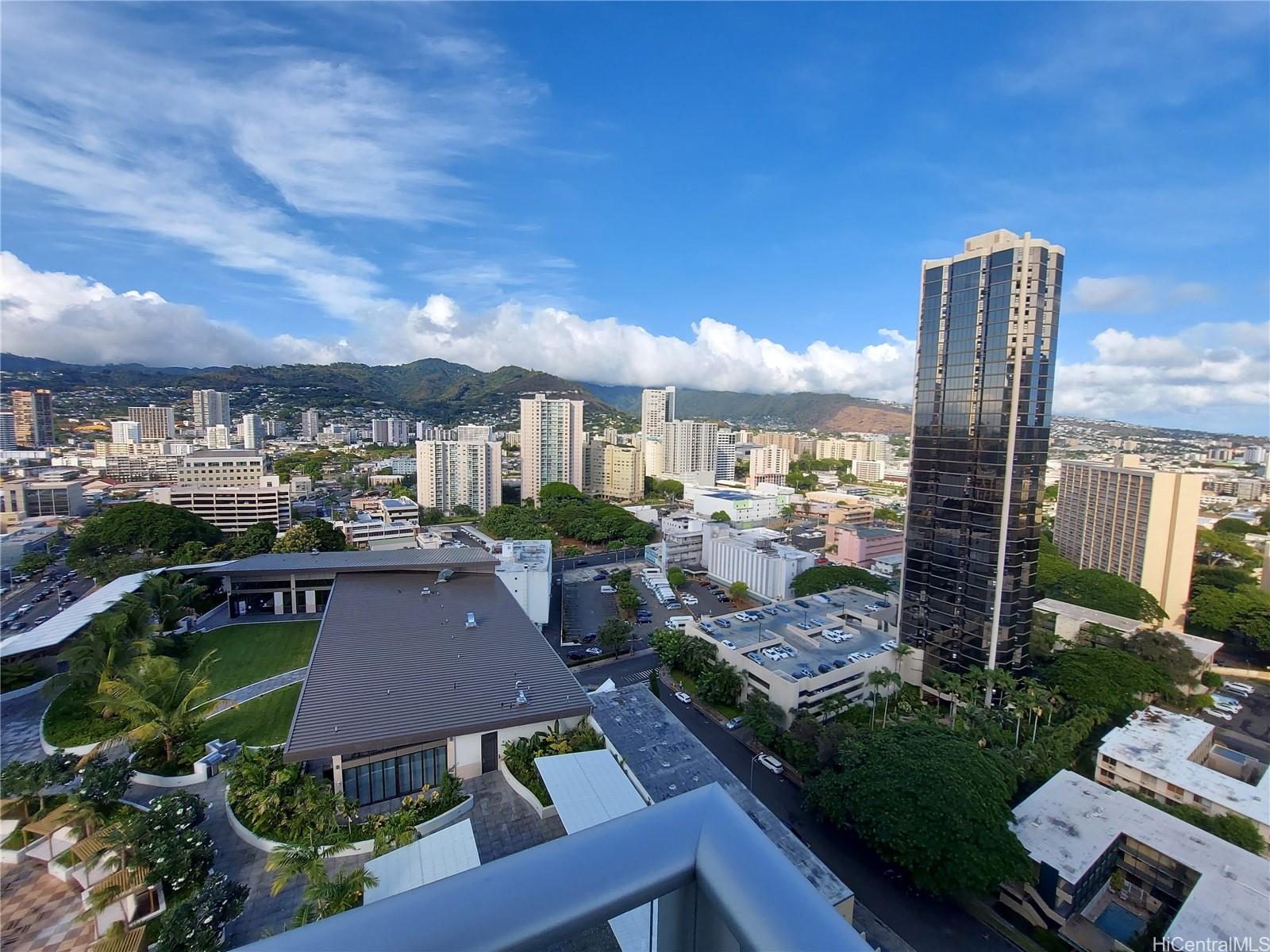 1500 Rycroft Street Honolulu - Rental - photo 2 of 15