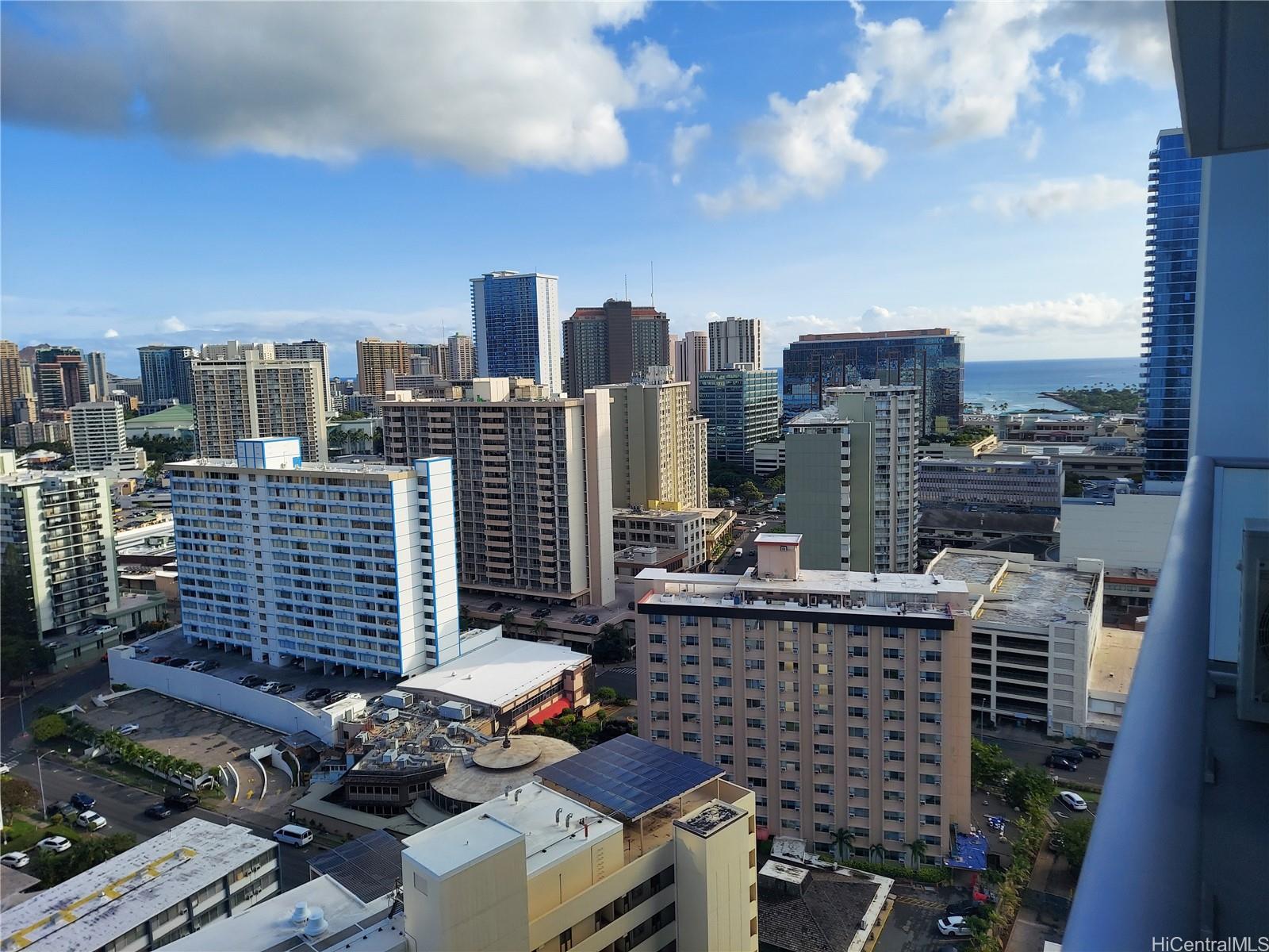 1500 Rycroft Street Honolulu - Rental - photo 4 of 15