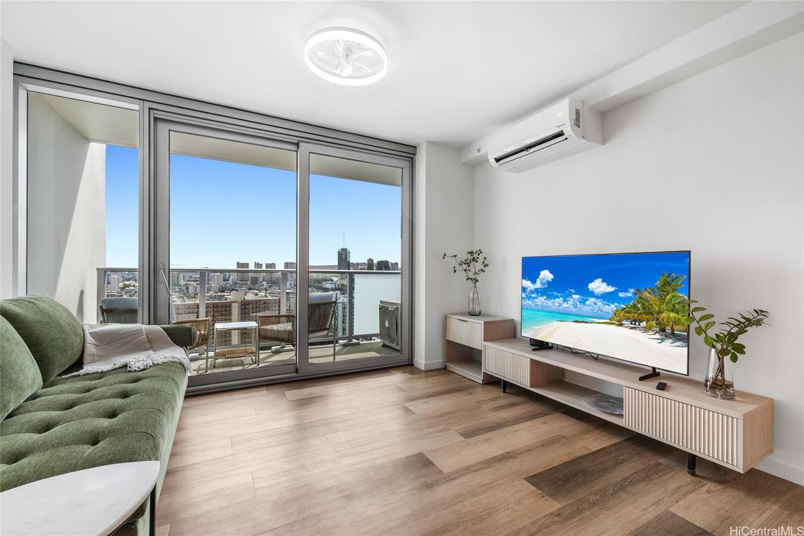 The Park on Keeaumoku condo # 2305R, Honolulu, Hawaii - photo 2 of 22