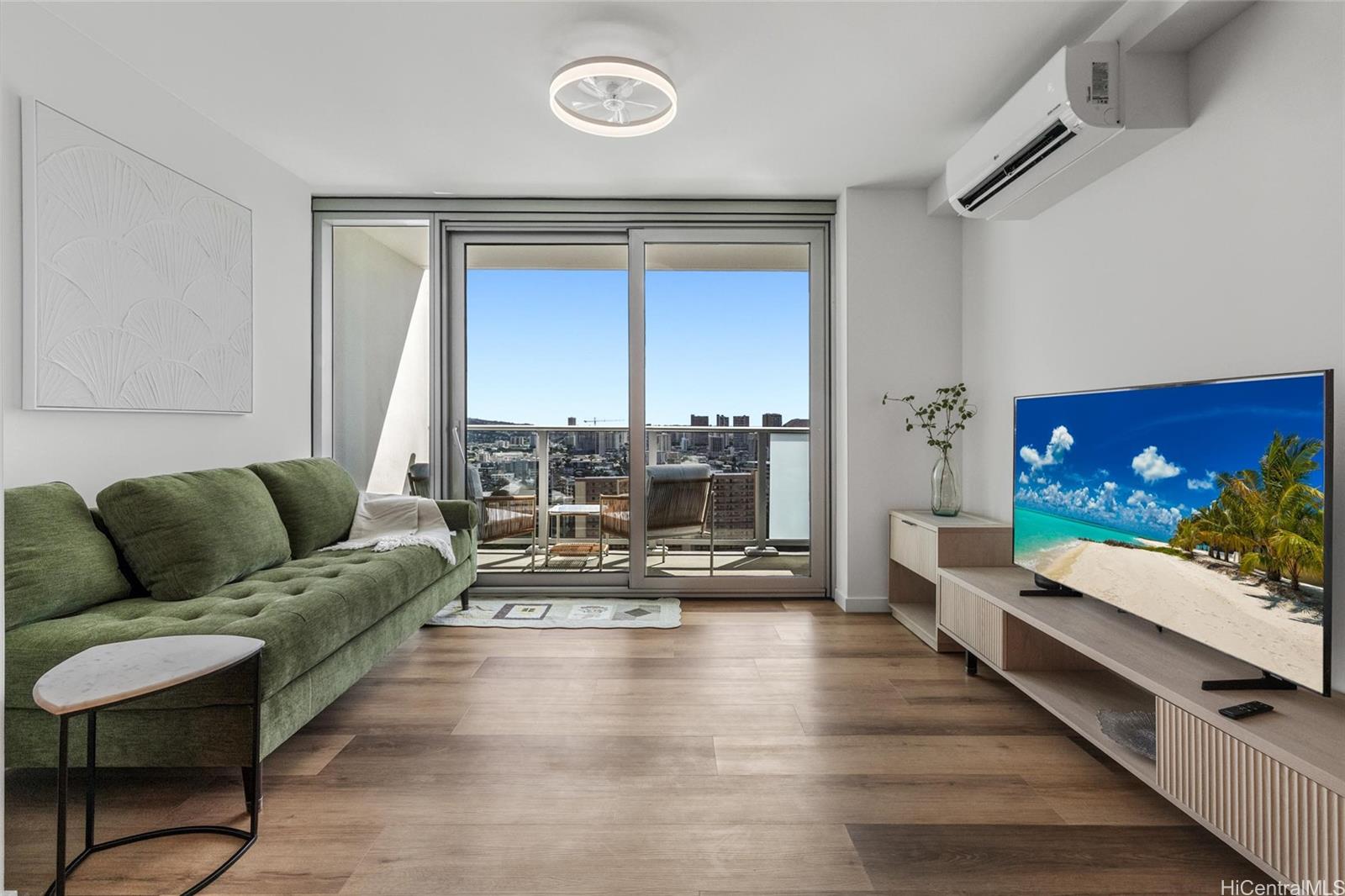 The Park on Keeaumoku condo # 2305R, Honolulu, Hawaii - photo 3 of 22