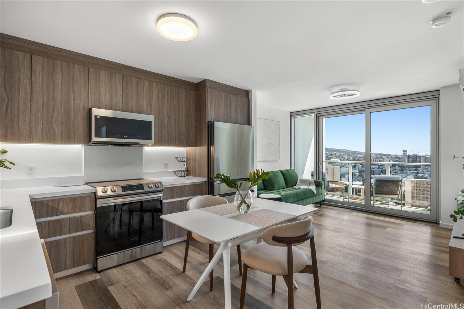 The Park on Keeaumoku condo # 2305R, Honolulu, Hawaii - photo 4 of 22