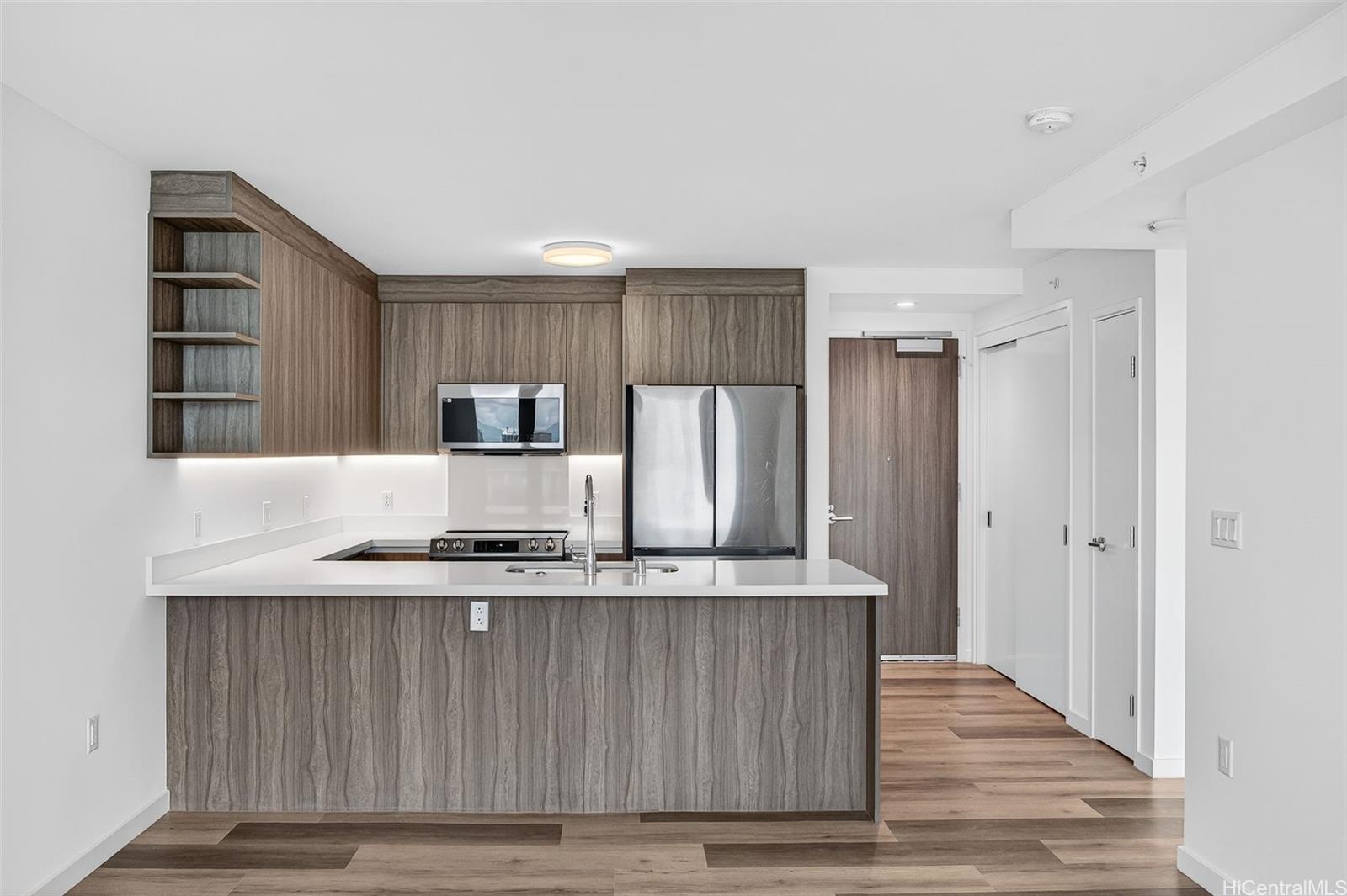 1500 Rycroft Street Honolulu - Rental - photo 4 of 25