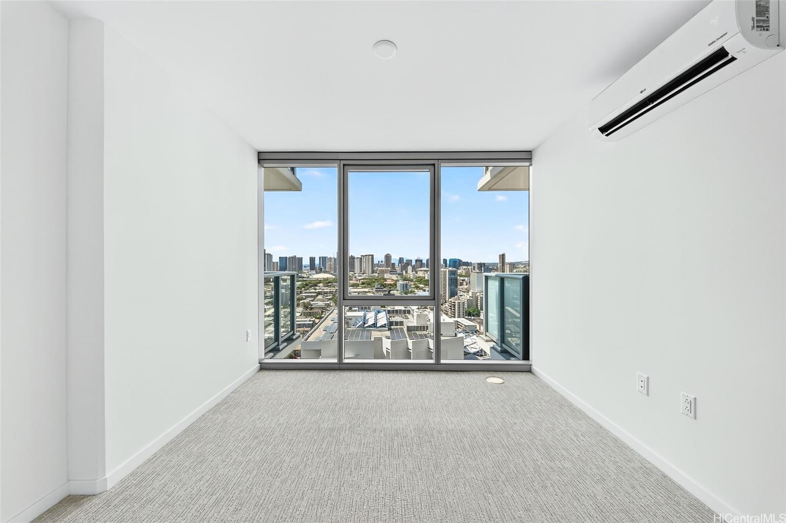 1500 Rycroft Street Honolulu - Rental - photo 7 of 25