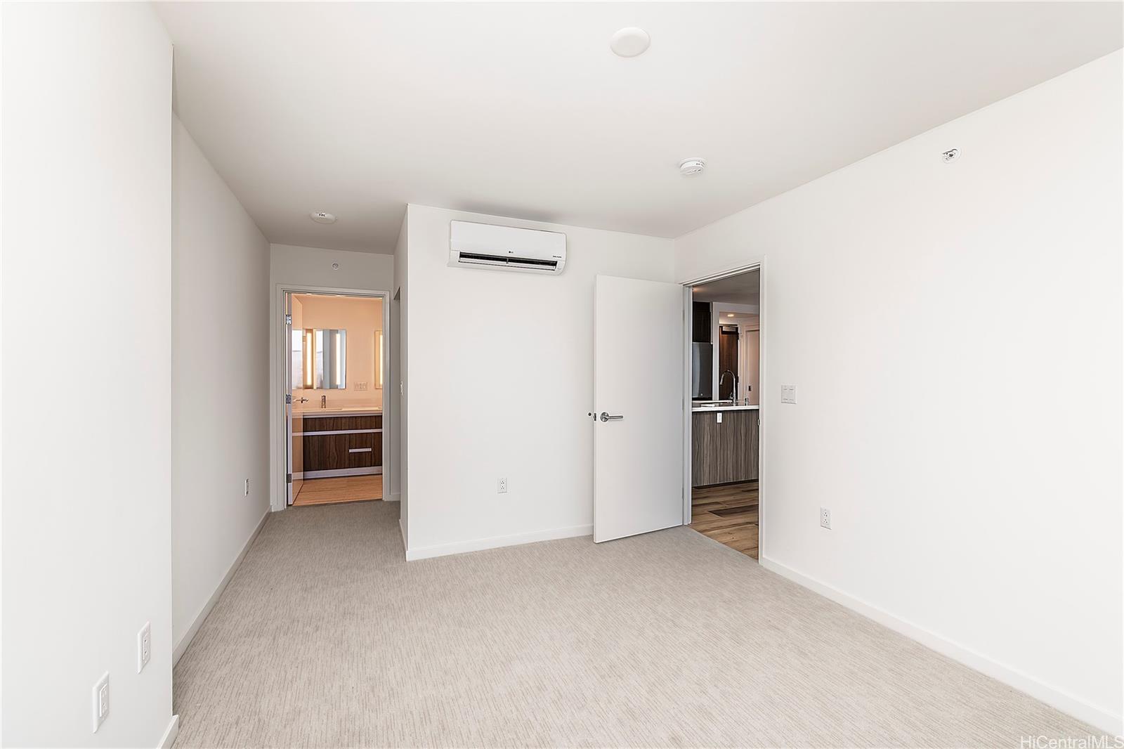 The Park on Keeaumoku condo # 2402R, Honolulu, Hawaii - photo 12 of 24