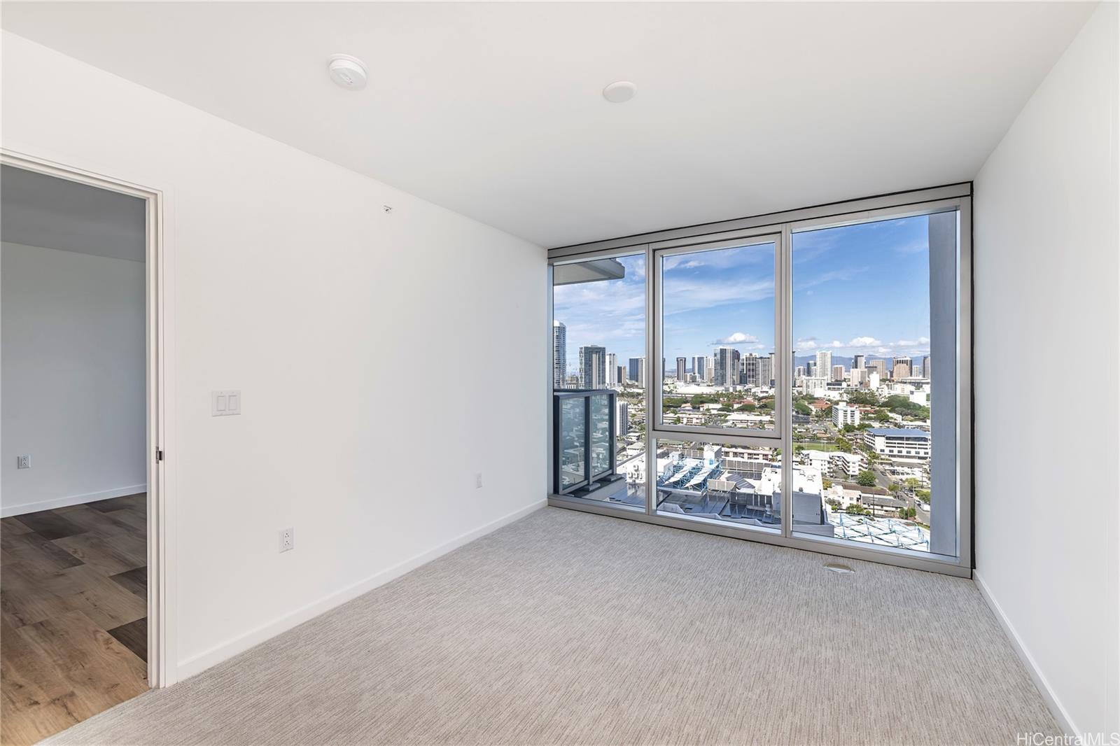 The Park on Keeaumoku condo # 2402R, Honolulu, Hawaii - photo 14 of 25