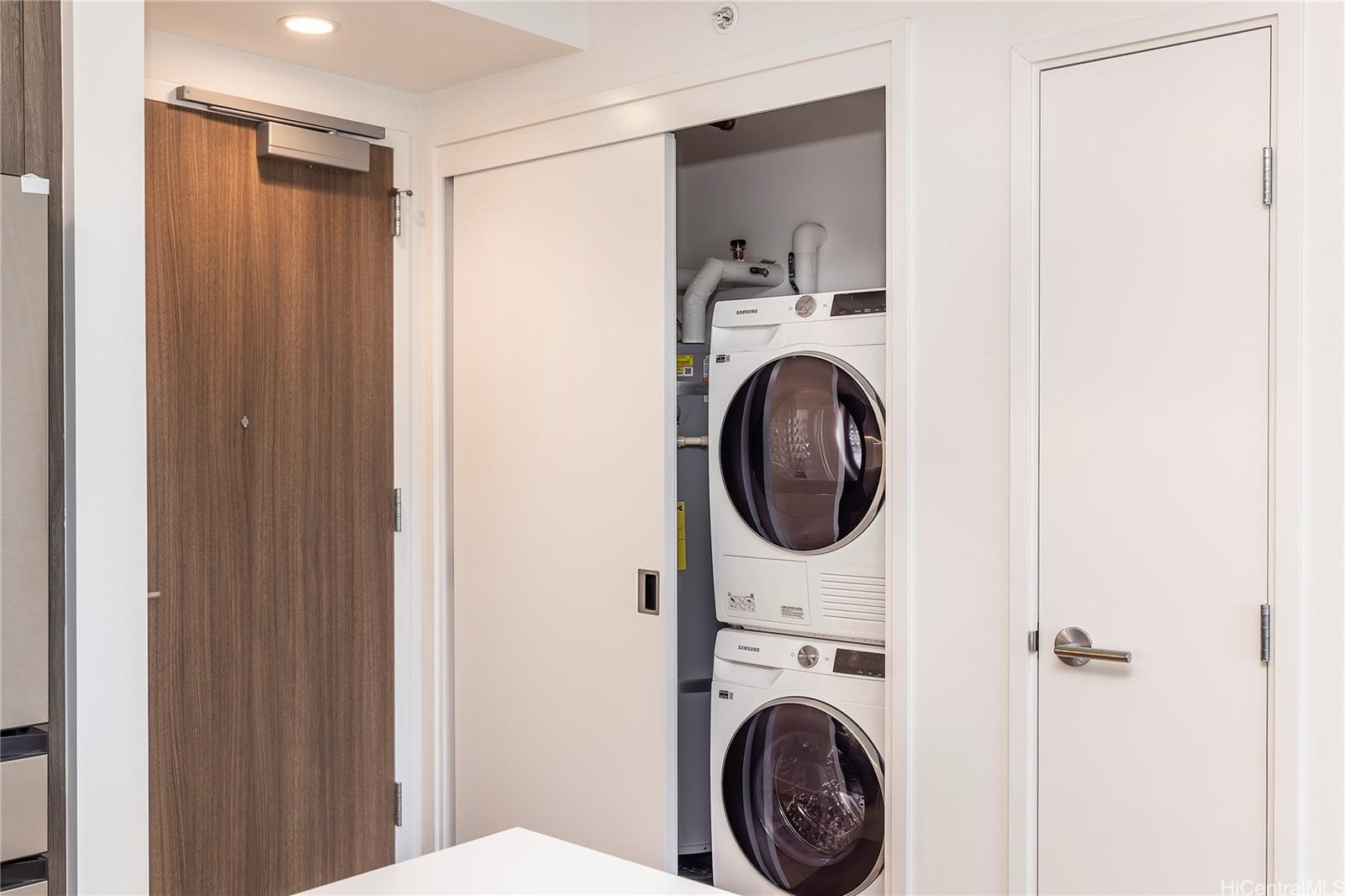 The Park on Keeaumoku condo # 2402R, Honolulu, Hawaii - photo 17 of 24