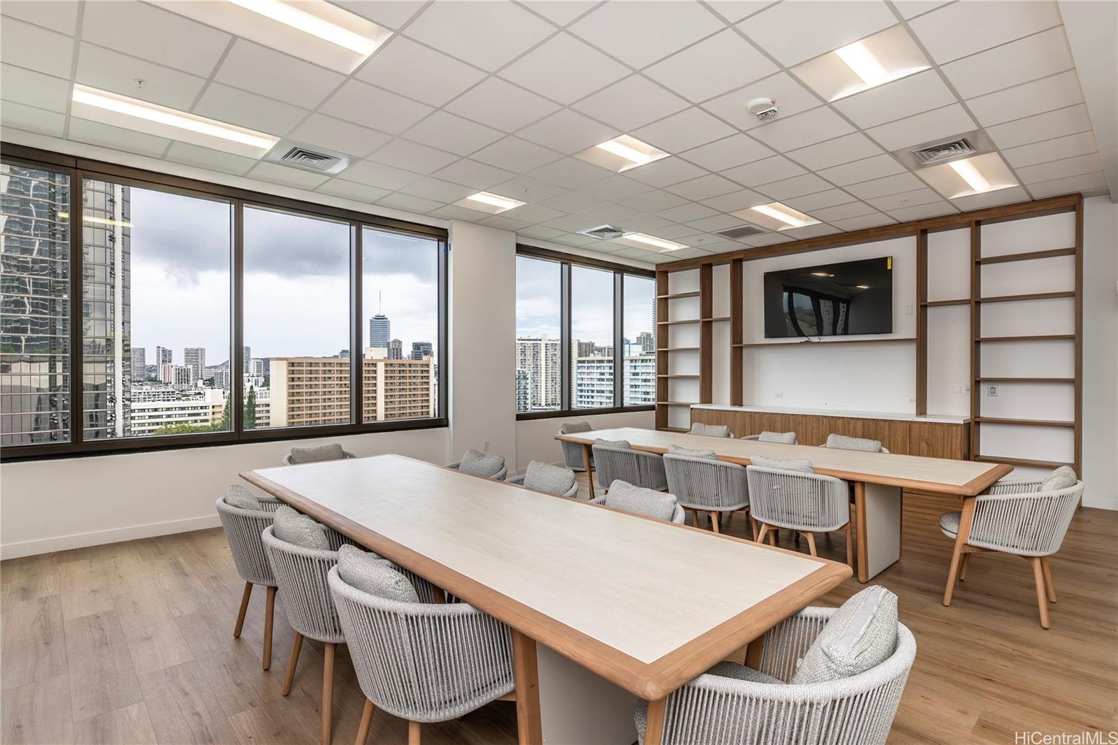 The Park on Keeaumoku condo # 2402R, Honolulu, Hawaii - photo 19 of 25