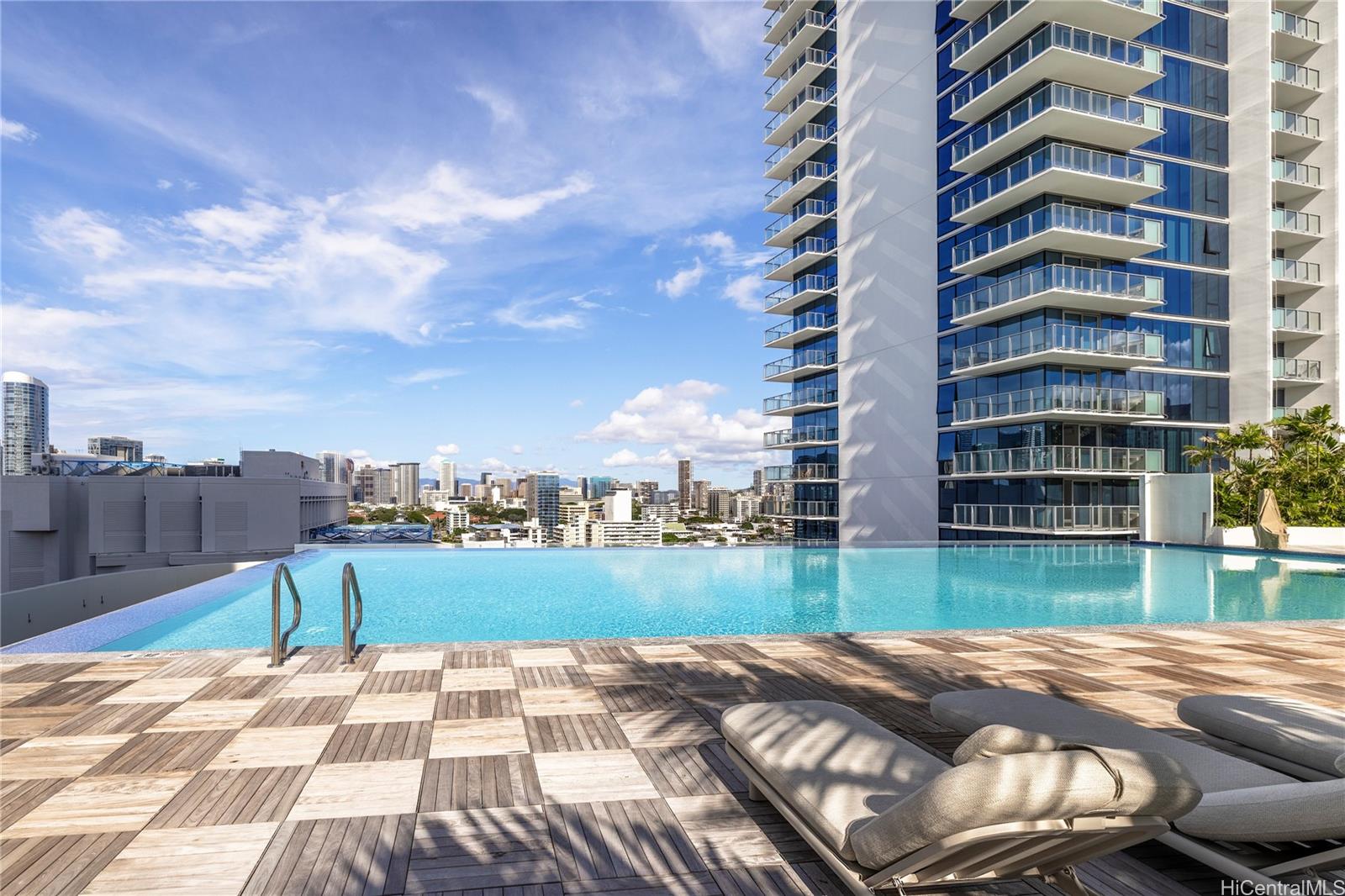 The Park on Keeaumoku condo # 2402R, Honolulu, Hawaii - photo 24 of 25