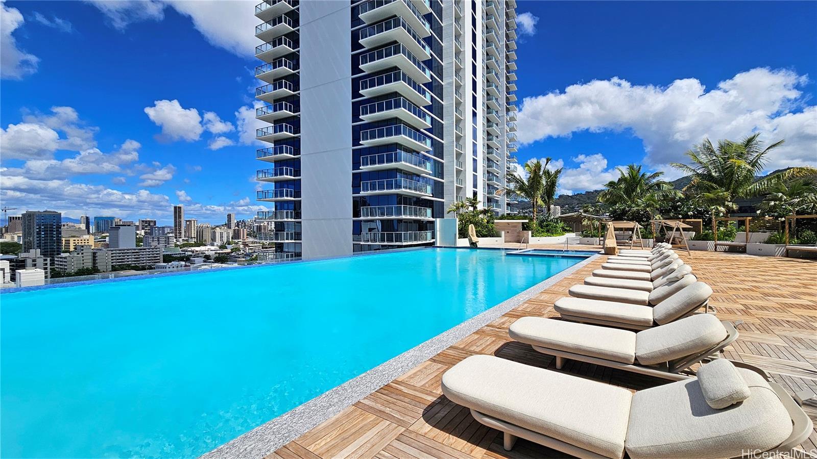 1500 Rycroft St Honolulu - Rental - photo 2 of 16