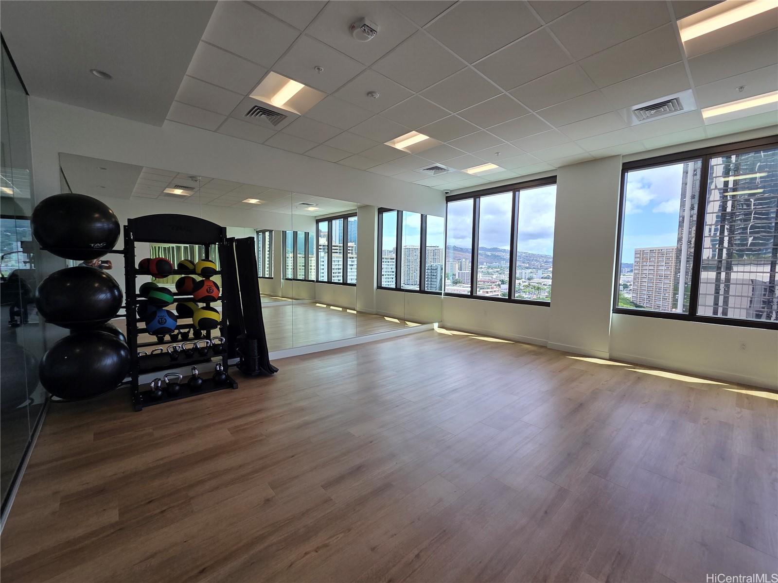 1500 Rycroft St Honolulu - Rental - photo 14 of 16