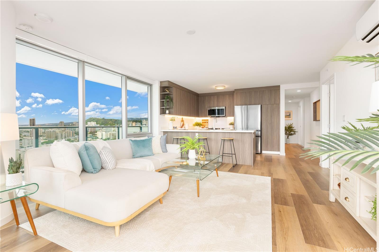 The Park on Keeaumoku condo # 2412R, Honolulu, Hawaii - photo 2 of 25