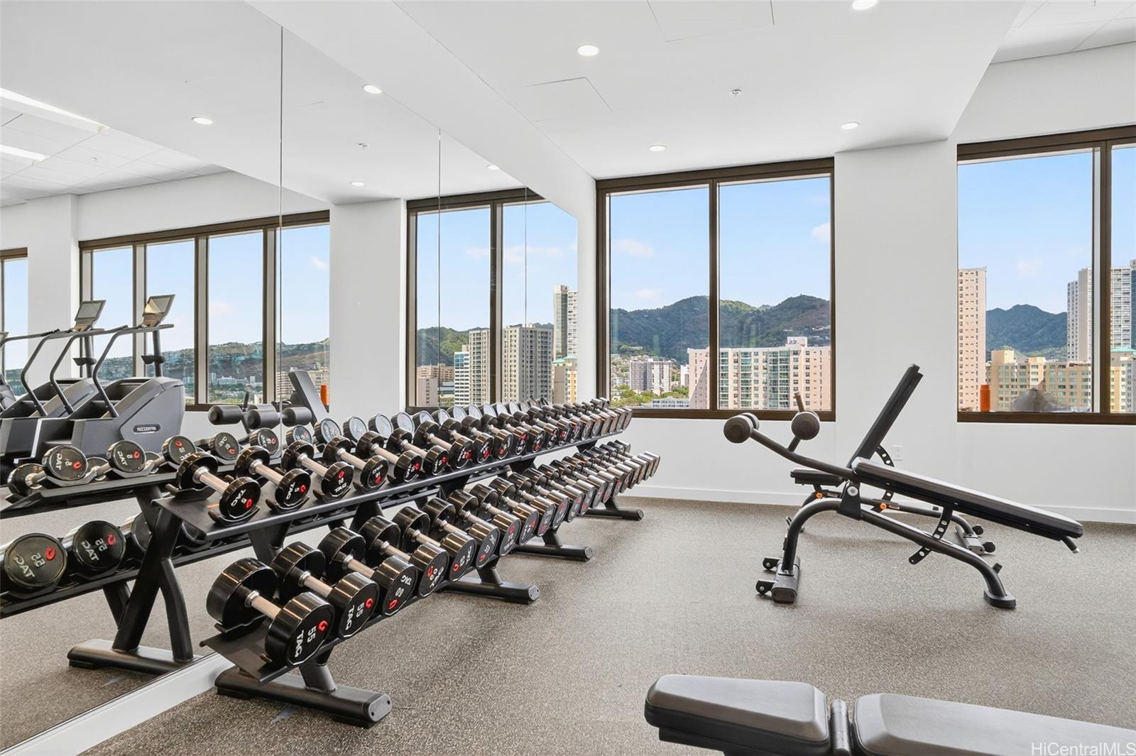 1500 Rycroft St Honolulu - Rental - photo 23 of 25