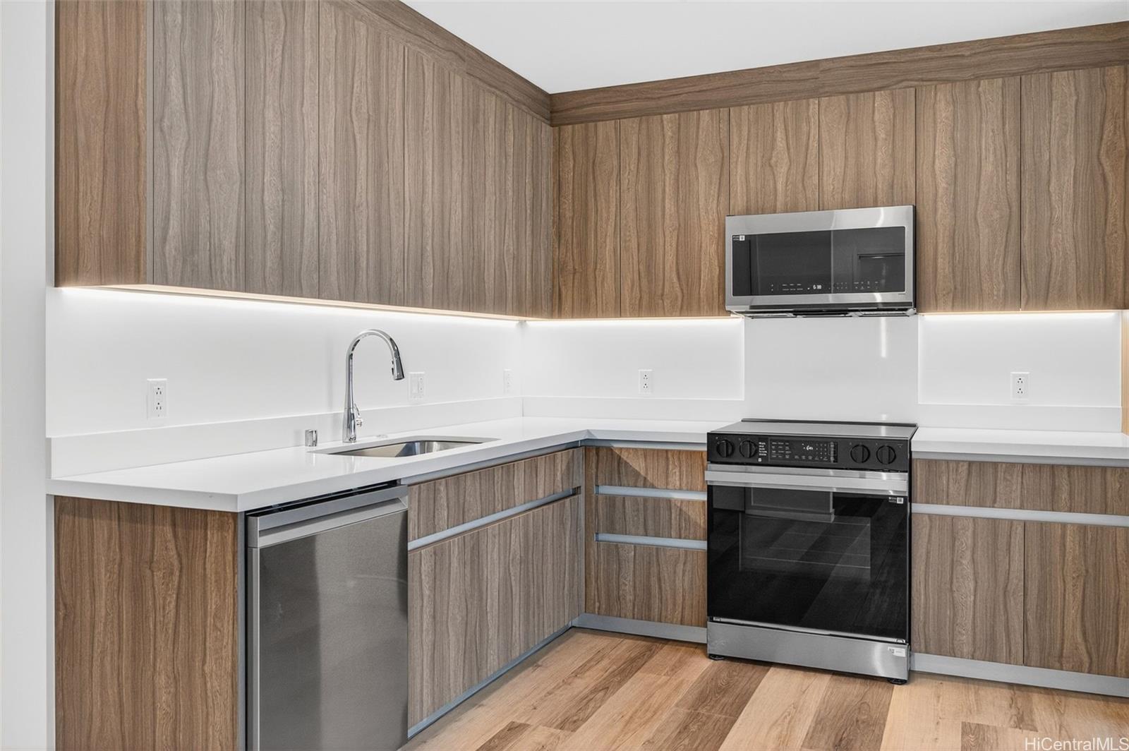 1500 Rycroft St Honolulu - Rental - photo 5 of 25