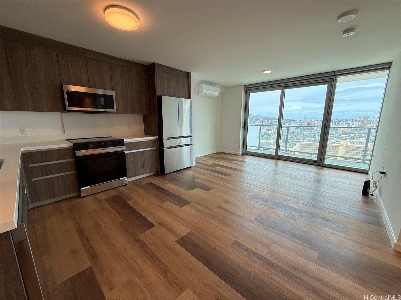 1500 Rycroft Street Honolulu - Rental - photo 2 of 12