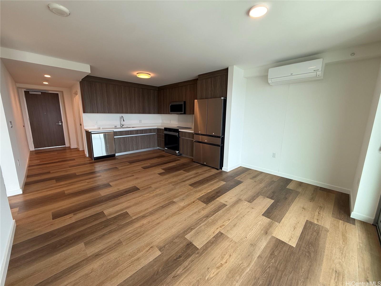 1500 Rycroft Street Honolulu - Rental - photo 3 of 12