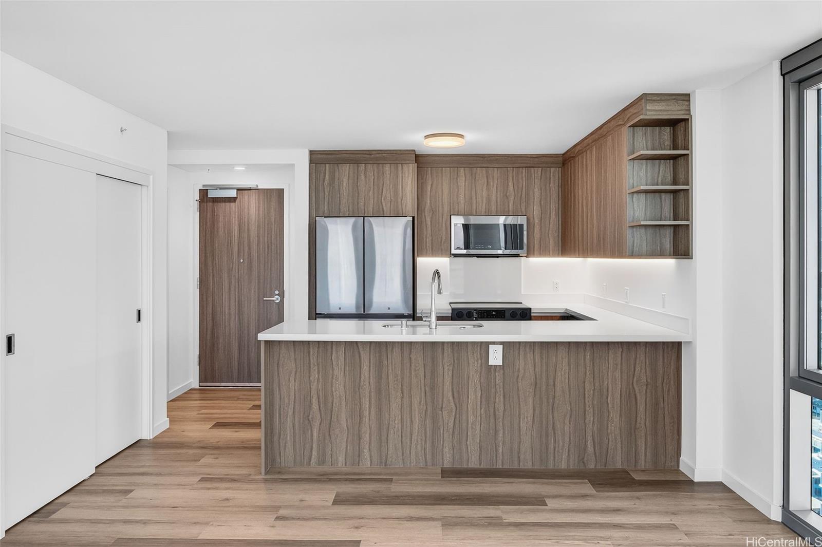 1500 Rycroft Street Honolulu - Rental - photo 4 of 25