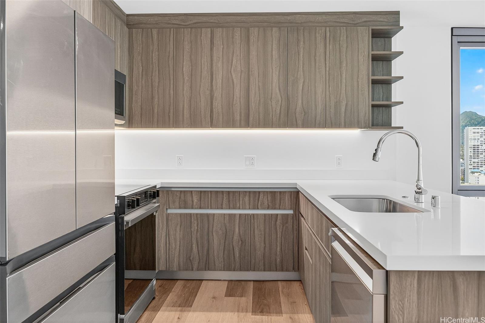 1500 Rycroft Street Honolulu - Rental - photo 5 of 25