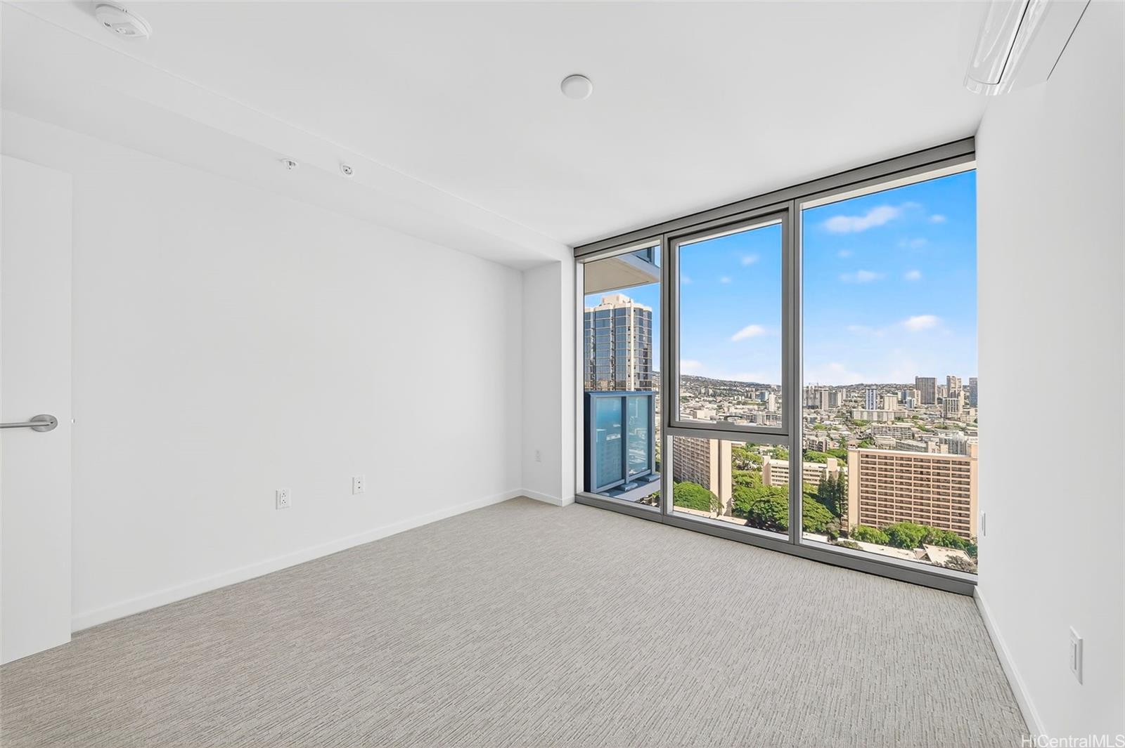 1500 Rycroft Street Honolulu - Rental - photo 8 of 25