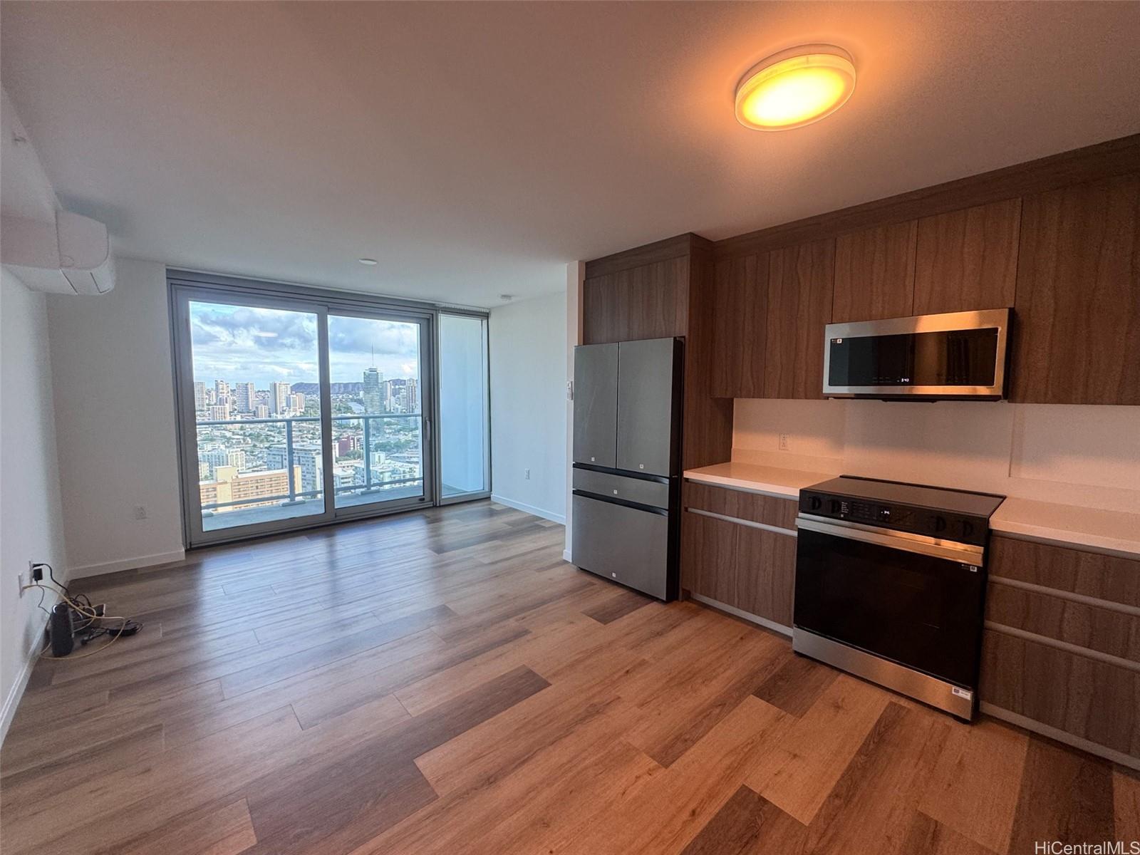 1500 Rycroft Street Honolulu - Rental - photo 3 of 13