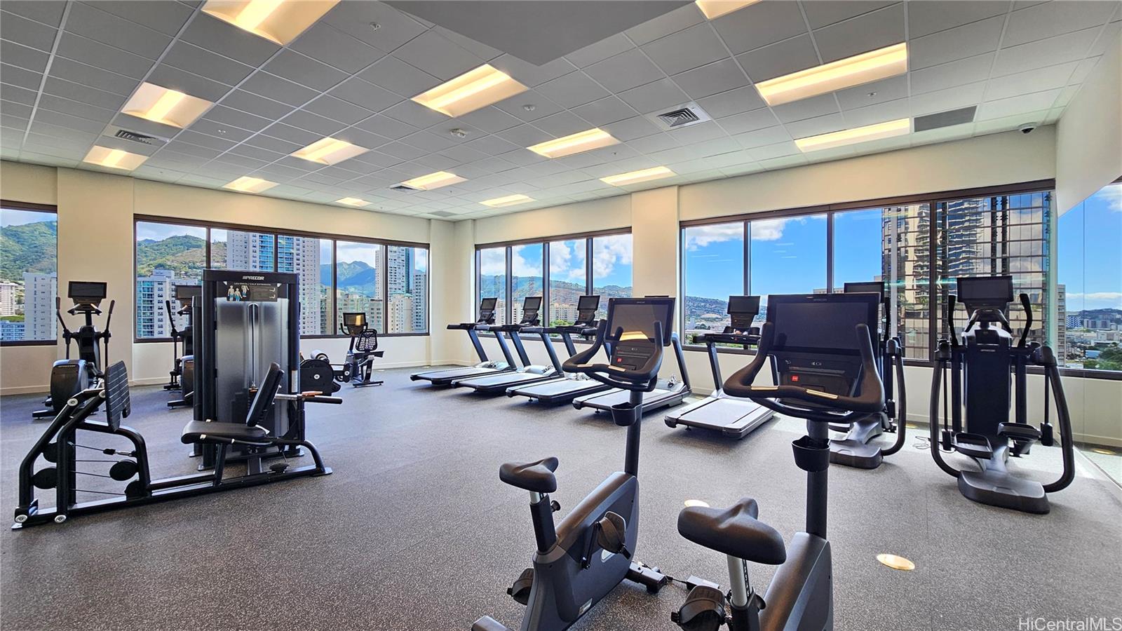 The Park on Keeaumoku condo # 3016R, Honolulu, Hawaii - photo 17 of 25