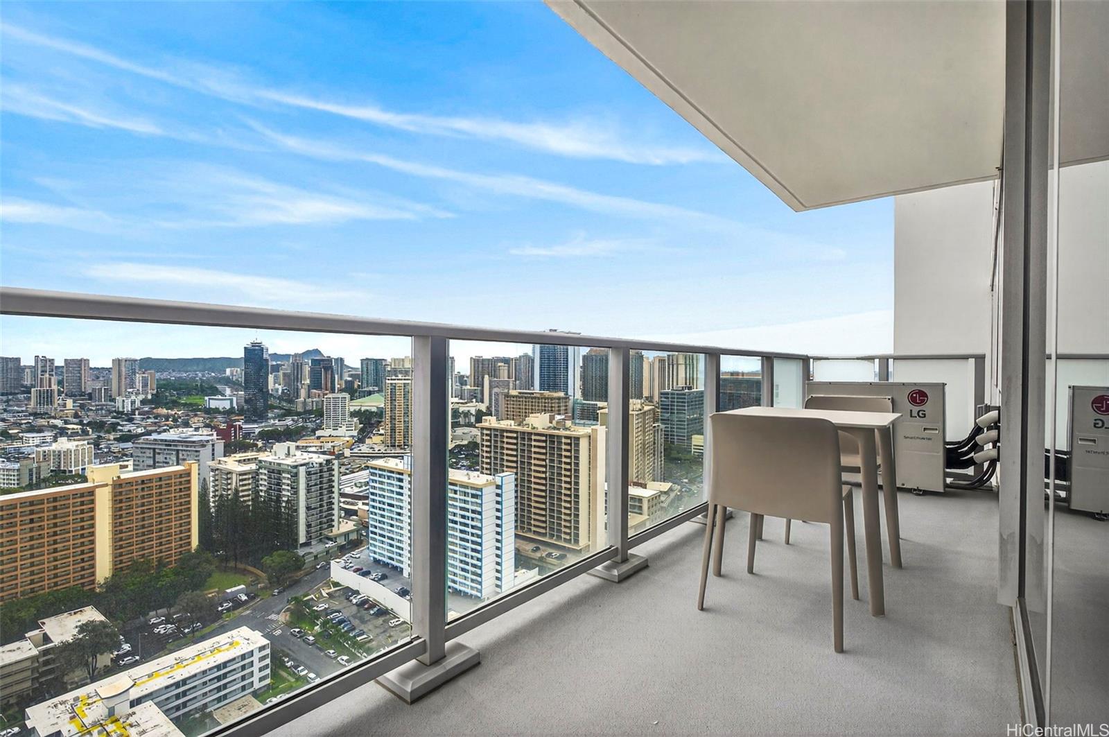 The Park on Keeaumoku condo # 3101R, Honolulu, Hawaii - photo 6 of 23