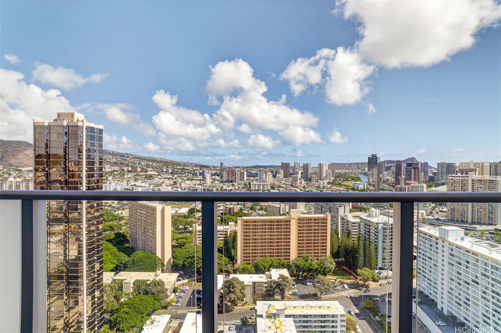 1500 Rycroft Street Honolulu - Rental - photo 15 of 25