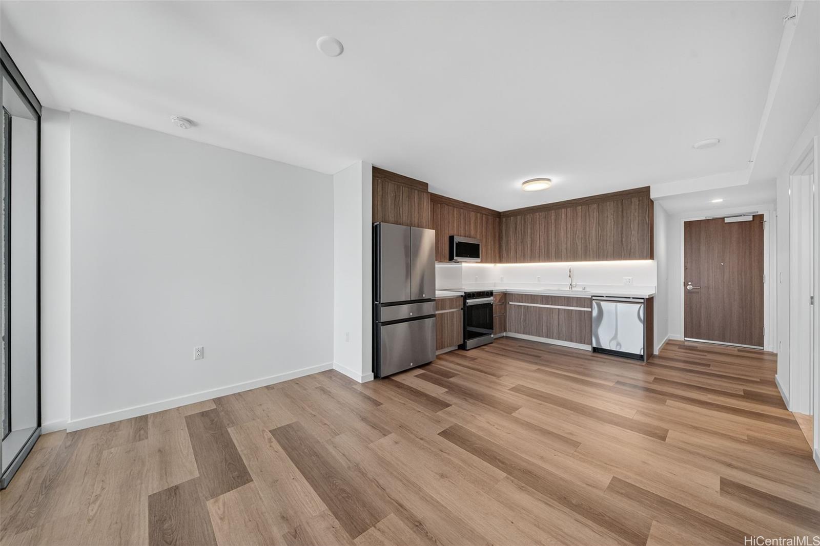 1500 Rycroft Street Honolulu - Rental - photo 3 of 25