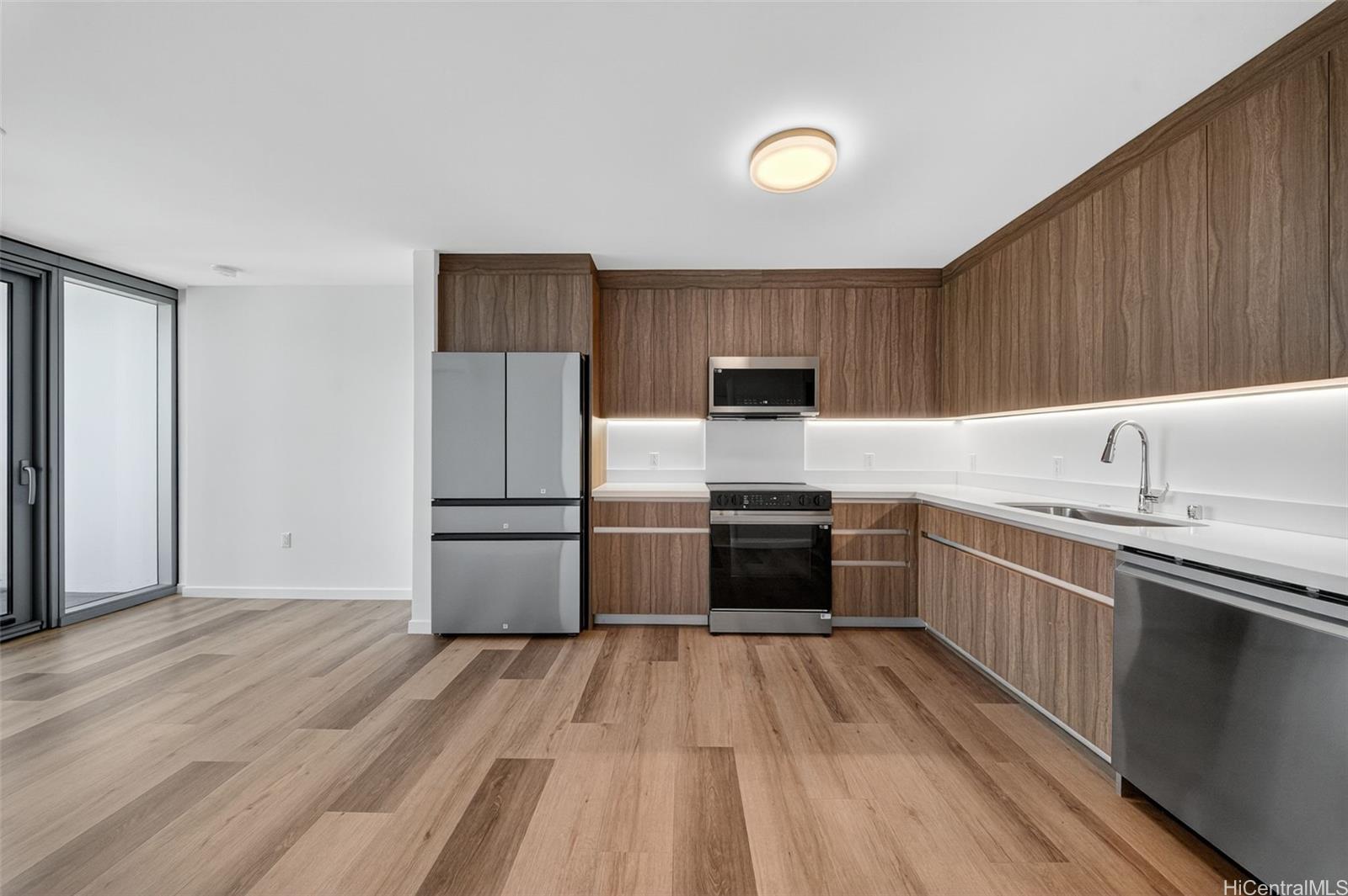 1500 Rycroft Street Honolulu - Rental - photo 5 of 25