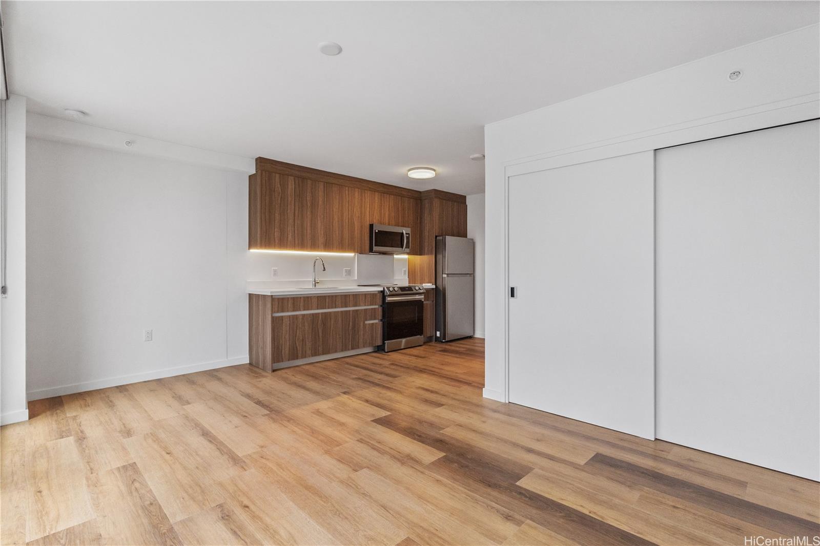 The Park on Keeaumoku condo # 310R, Honolulu, Hawaii - photo 5 of 21