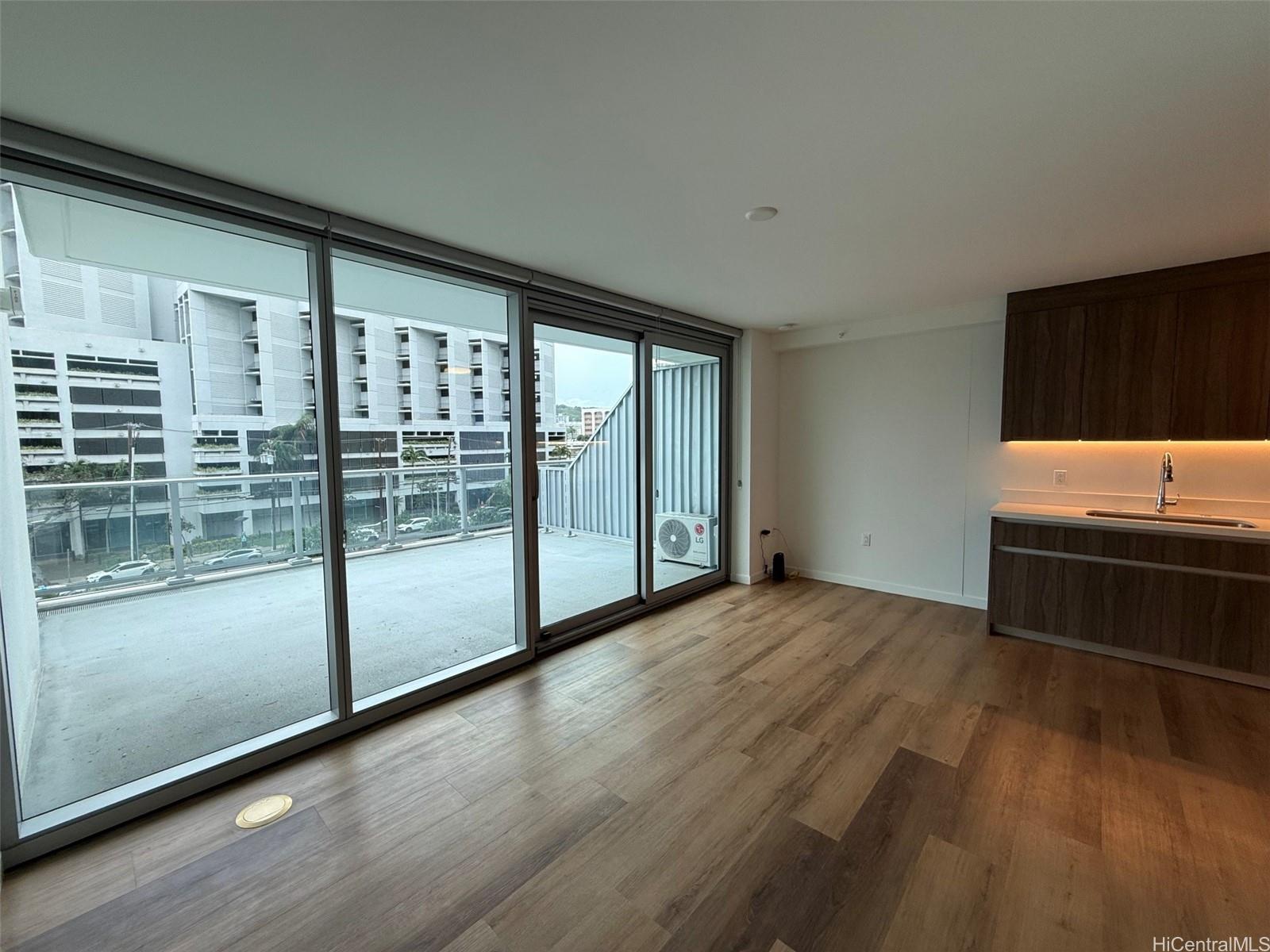 The Park on Keeaumoku condo # 310R, Honolulu, Hawaii - photo 3 of 25