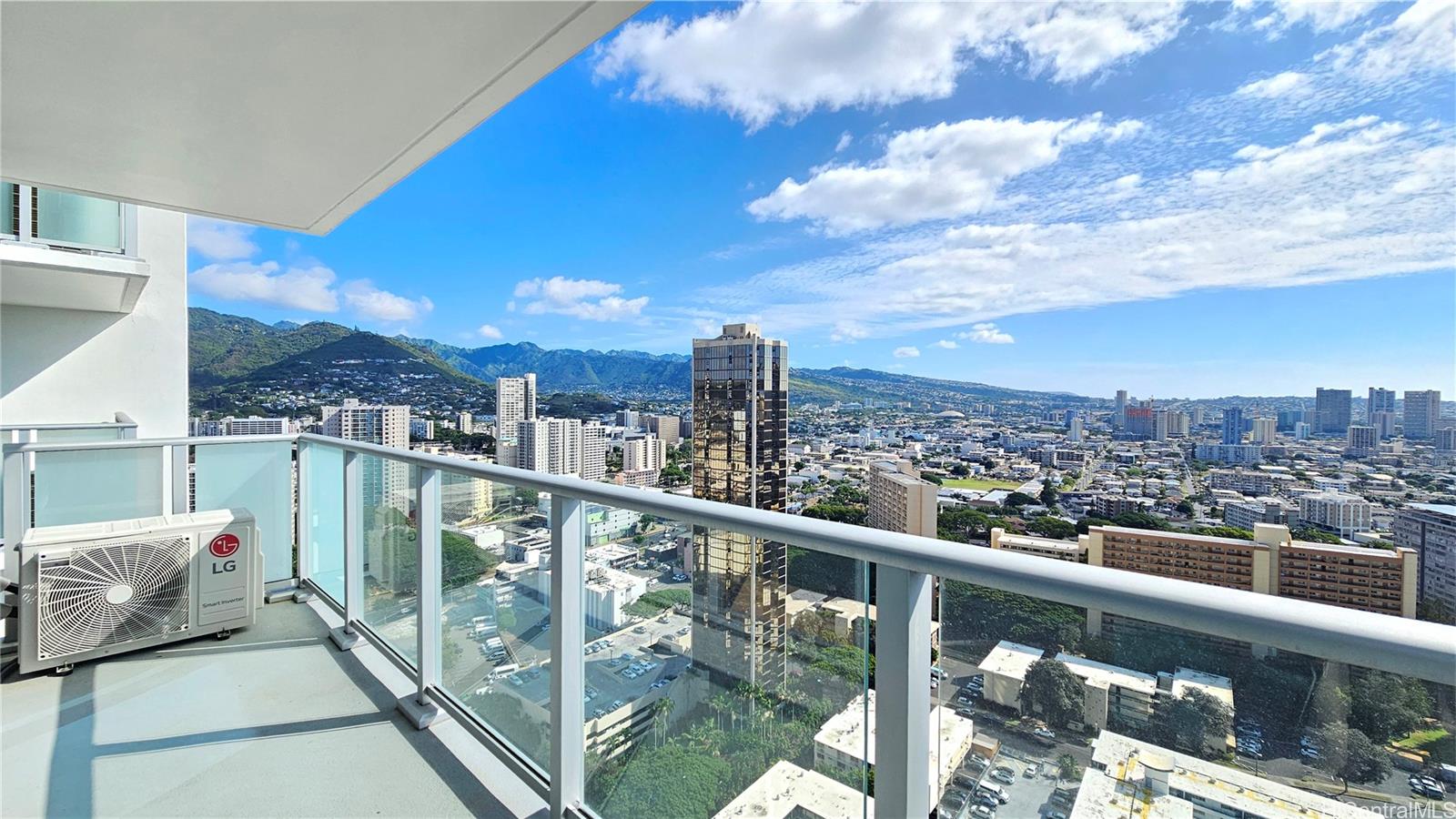 The Park on Keeaumoku condo # 3207R, Honolulu, Hawaii - photo 15 of 25