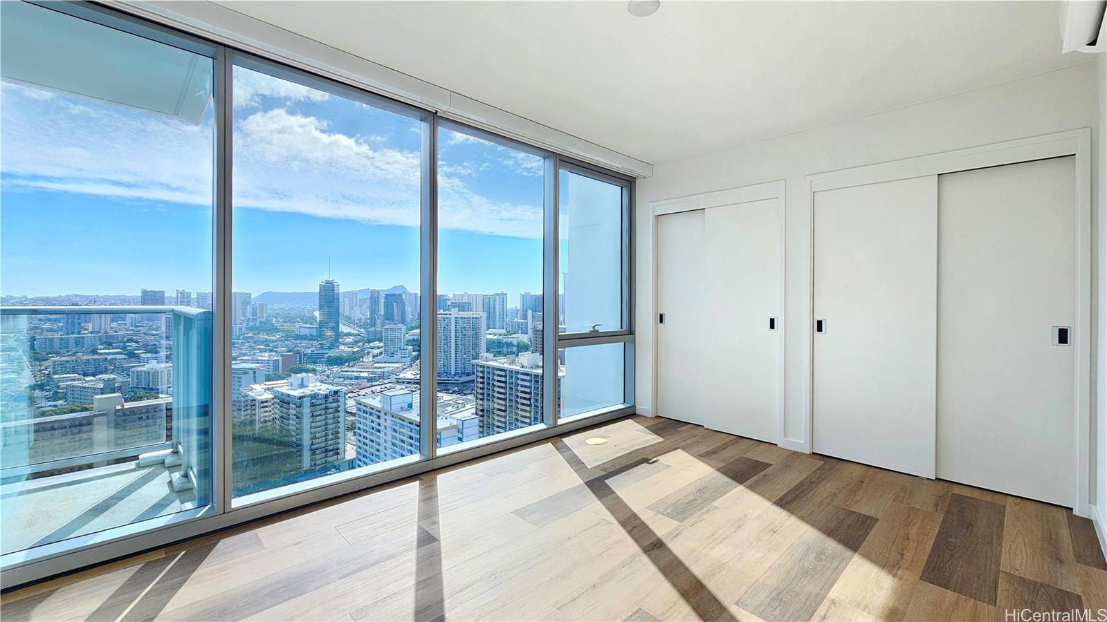 The Park on Keeaumoku condo # 3207R, Honolulu, Hawaii - photo 17 of 25