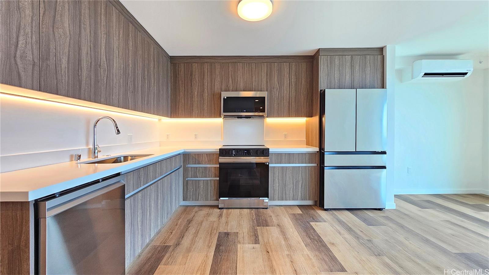 The Park on Keeaumoku condo # 3207R, Honolulu, Hawaii - photo 6 of 25