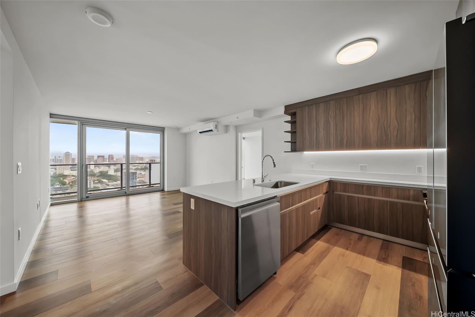 1500 Rycroft Street Honolulu - Rental - photo 5 of 25