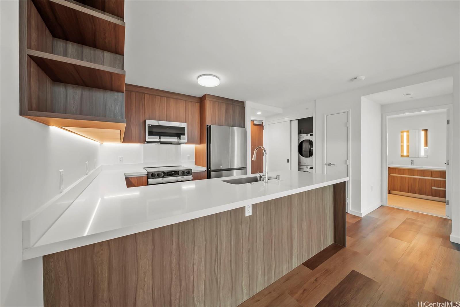 1500 Rycroft Street Honolulu - Rental - photo 6 of 25